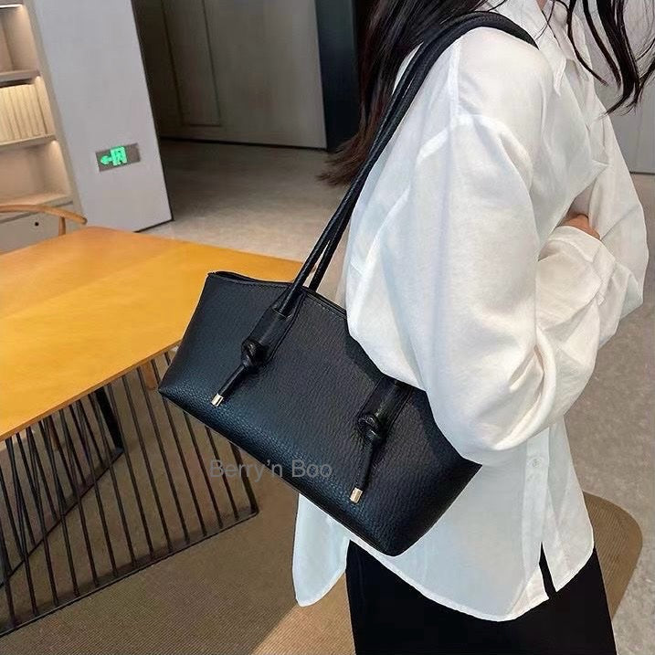 Mod Minimal Shoulder Bag